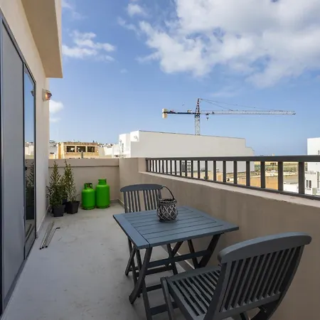 Daire Penthouse Near Paceville With Private Terrace By Quicktrips *