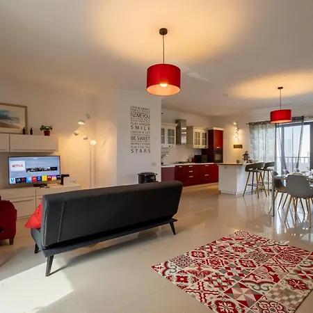 Penthouse Near Paceville With Private Terrace By Quicktrips Апартаменты *